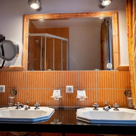 Motorworld Nocleg ze śniadaniem