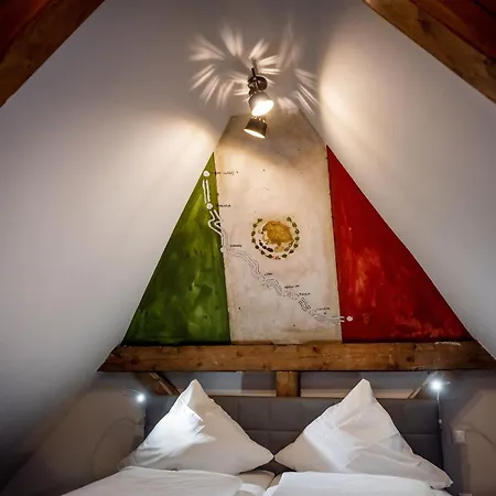 Motorworld 住宿加早餐酒店 *